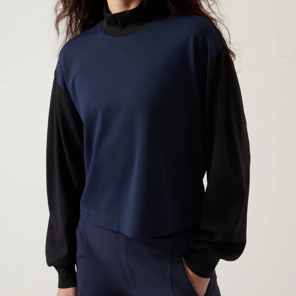 Athleta Venice Colorblock Crop Mockneck Sweatshirt Size Small Navy/Black - Picture 2 of 13